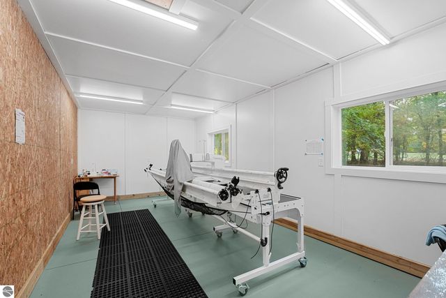 100 Maple Avenue, Frankfort, MI 49635