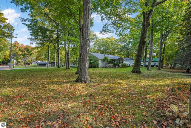 100 Maple Avenue, Frankfort, MI 49635