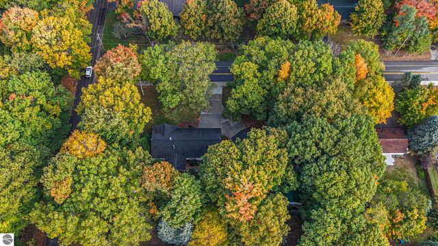 100 Maple Avenue, Frankfort, MI 49635