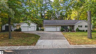 100 Maple Avenue, Frankfort, MI 49635