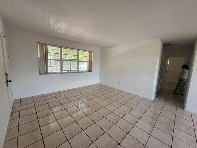 605 84th Street, Miami Beach, FL 33141