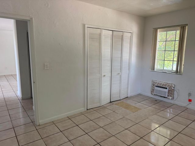 605 84th Street, Miami Beach, FL 33141