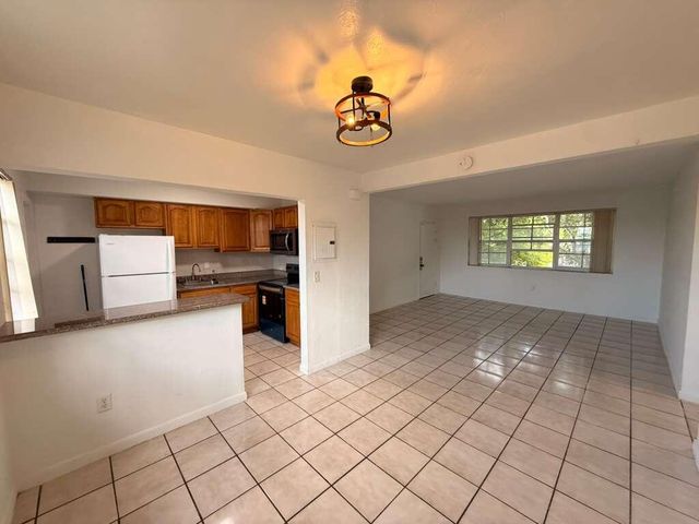 605 84th Street, Miami Beach, FL 33141