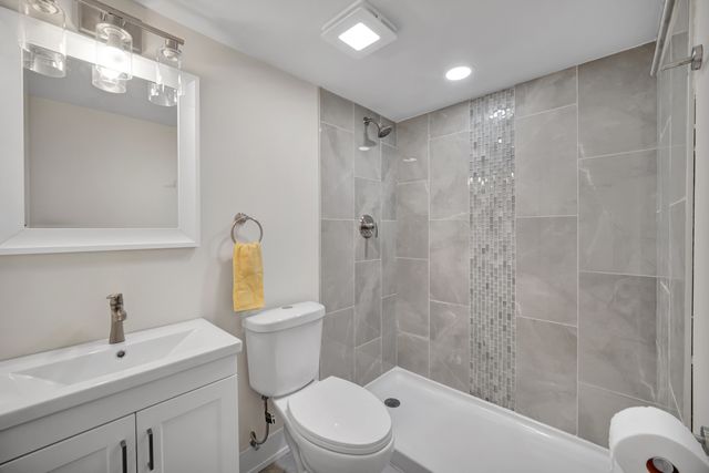 9722 S Ellis Avenue, Chicago, IL 60628