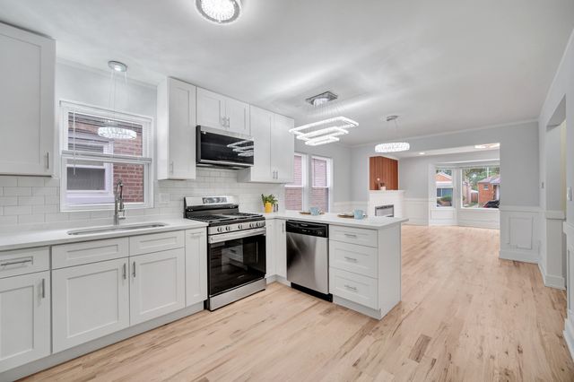 9722 S Ellis Avenue, Chicago, IL 60628