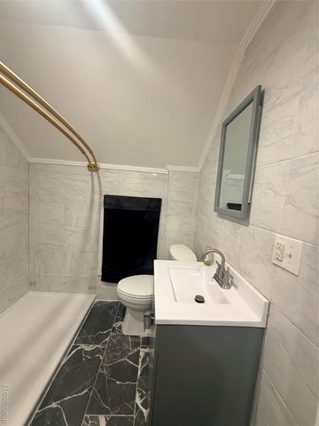 385 Whittemore Street, Pontiac, MI 48342