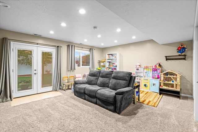 952 W FOXBORO DR, North Salt Lake, UT 84054