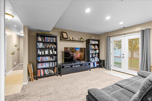 952 W FOXBORO DR, North Salt Lake, UT 84054