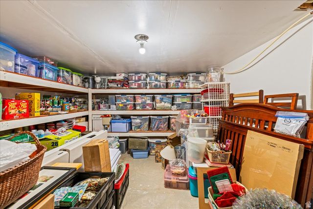 952 W FOXBORO DR, North Salt Lake, UT 84054