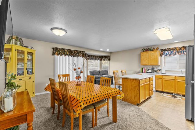 952 W FOXBORO DR, North Salt Lake, UT 84054