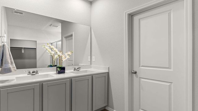 1469 Calle Oeste NW, Los Lunas, NM 87031