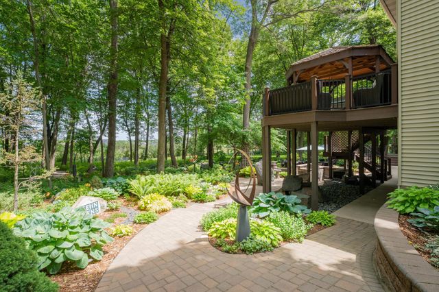 1635 Chippewa Drive NW, Rochester, MN 55901