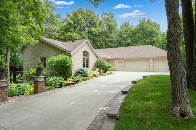 1635 Chippewa Drive NW, Rochester, MN 55901