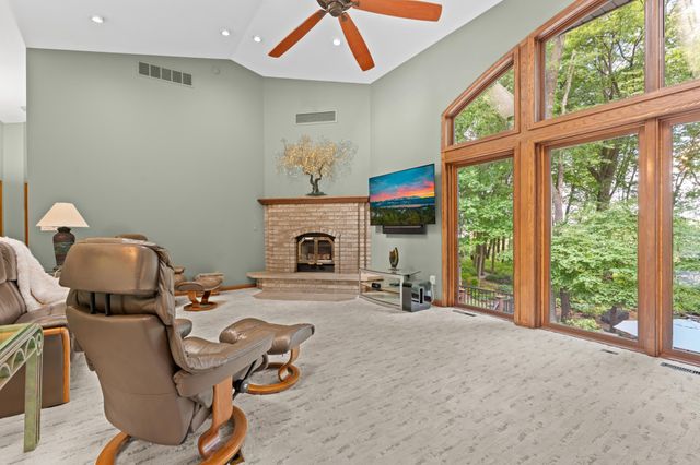 1635 Chippewa Drive NW, Rochester, MN 55901