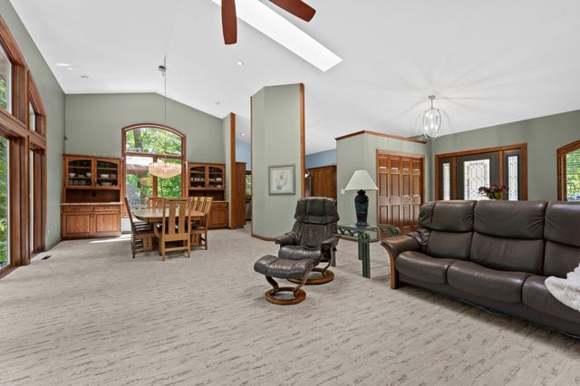 1635 Chippewa Drive NW, Rochester, MN 55901