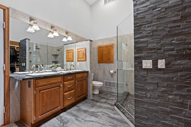 1635 Chippewa Drive NW, Rochester, MN 55901