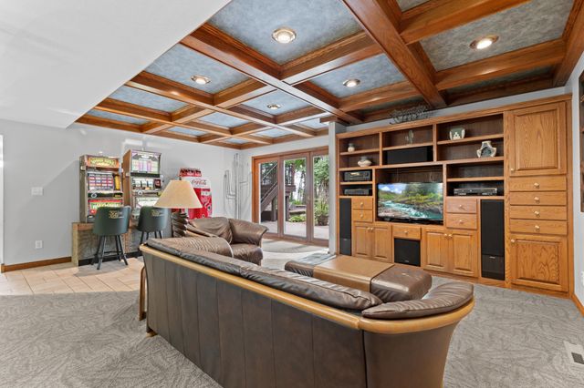 1635 Chippewa Drive NW, Rochester, MN 55901