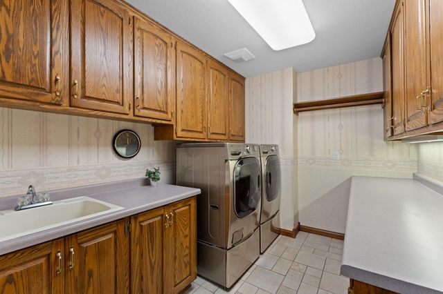 1635 Chippewa Drive NW, Rochester, MN 55901