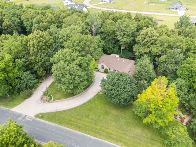 1635 Chippewa Drive NW, Rochester, MN 55901