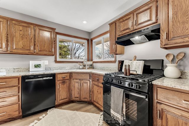 2892 S Timbercreek Avenue, Springfield, MO 65807