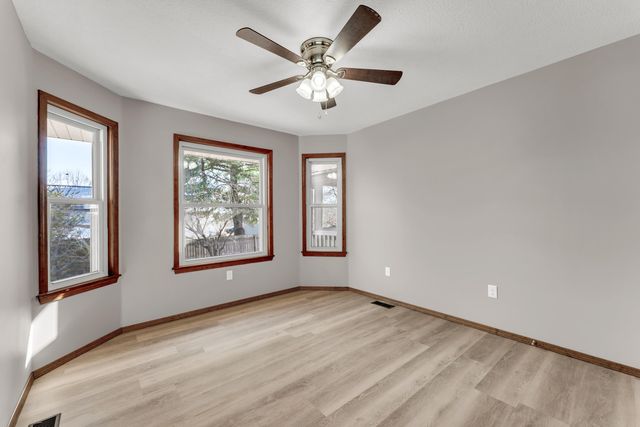 2892 S Timbercreek Avenue, Springfield, MO 65807