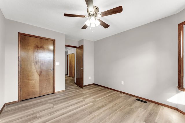 2892 S Timbercreek Avenue, Springfield, MO 65807