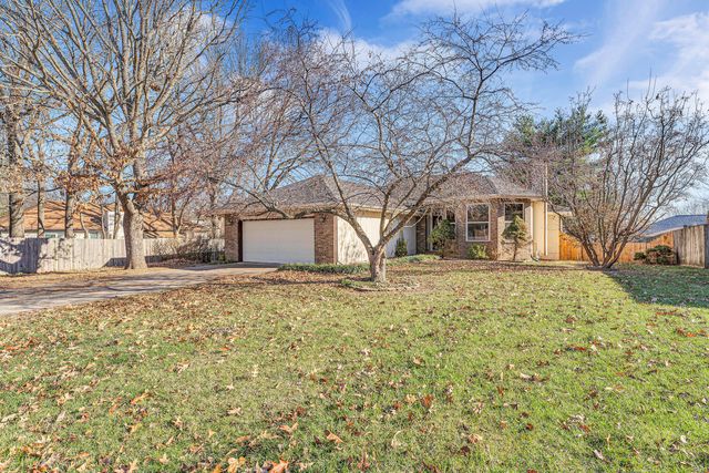 2892 S Timbercreek Avenue, Springfield, MO 65807