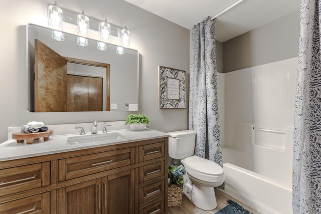 2892 S Timbercreek Avenue, Springfield, MO 65807