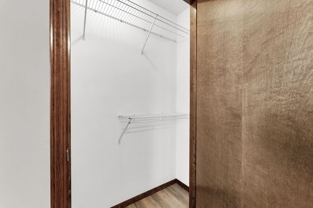 2892 S Timbercreek Avenue, Springfield, MO 65807