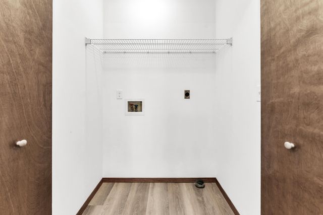 2892 S Timbercreek Avenue, Springfield, MO 65807