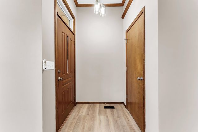 2892 S Timbercreek Avenue, Springfield, MO 65807