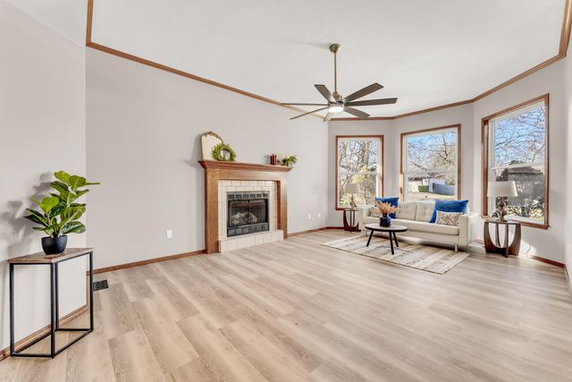 2892 S Timbercreek Avenue, Springfield, MO 65807