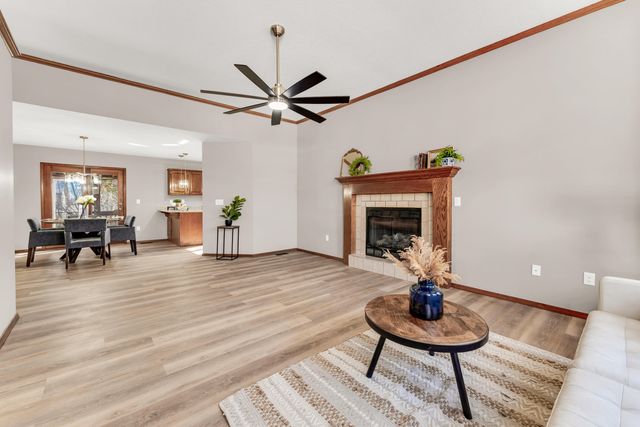 2892 S Timbercreek Avenue, Springfield, MO 65807