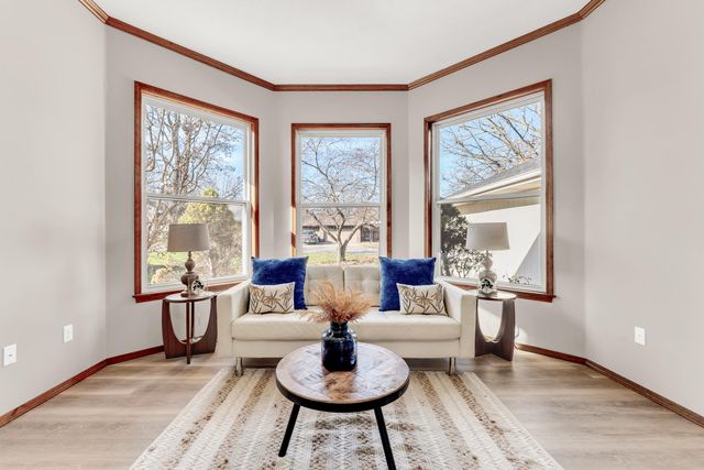 2892 S Timbercreek Avenue, Springfield, MO 65807