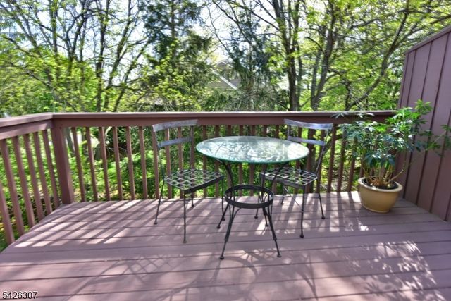 41 Litchult Ln, Mahwah Twp., NJ 07430