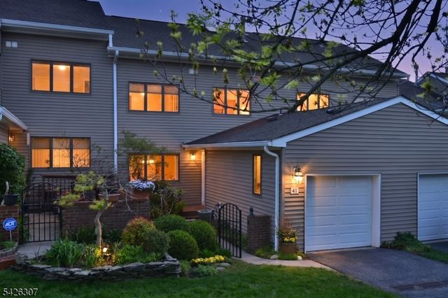 41 Litchult Ln, Mahwah Twp., NJ 07430