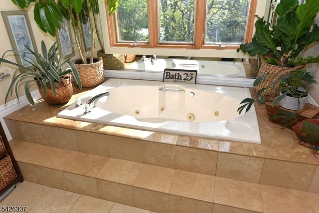 41 Litchult Ln, Mahwah Twp., NJ 07430
