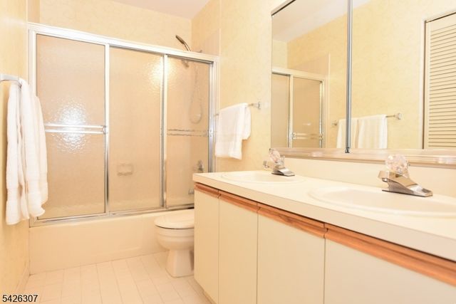 41 Litchult Ln, Mahwah Twp., NJ 07430