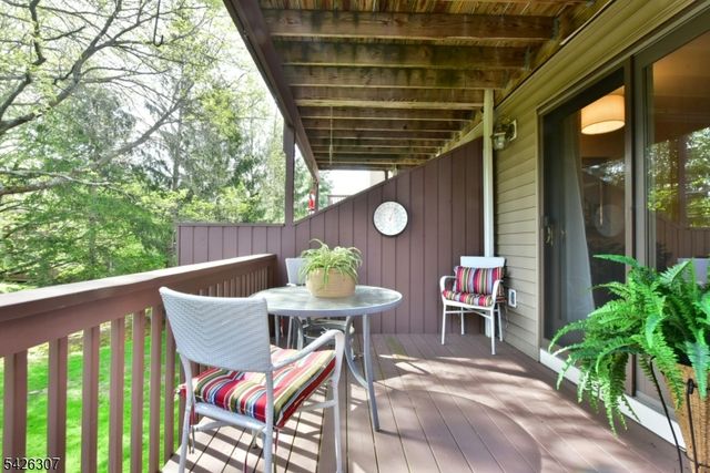 41 Litchult Ln, Mahwah Twp., NJ 07430