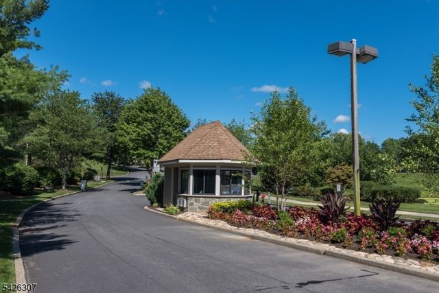 41 Litchult Ln, Mahwah Twp., NJ 07430