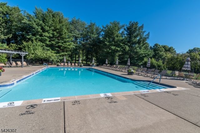 41 Litchult Ln, Mahwah Twp., NJ 07430