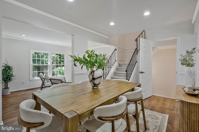 7821 GROVELAND SQ, Springfield, VA 22153