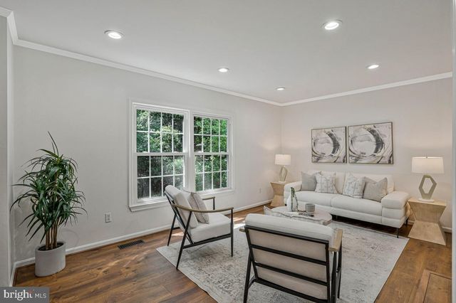 7821 GROVELAND SQ, Springfield, VA 22153