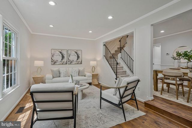 7821 GROVELAND SQ, Springfield, VA 22153