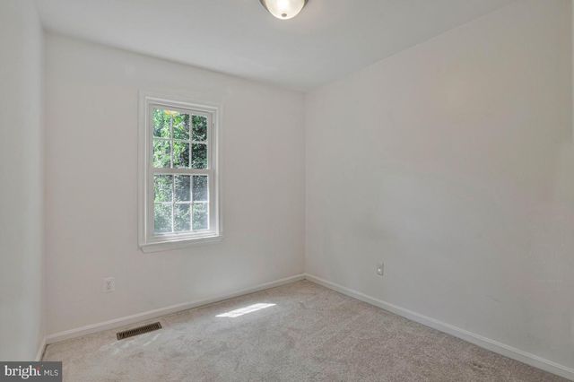 7821 GROVELAND SQ, Springfield, VA 22153