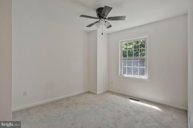 7821 GROVELAND SQ, Springfield, VA 22153