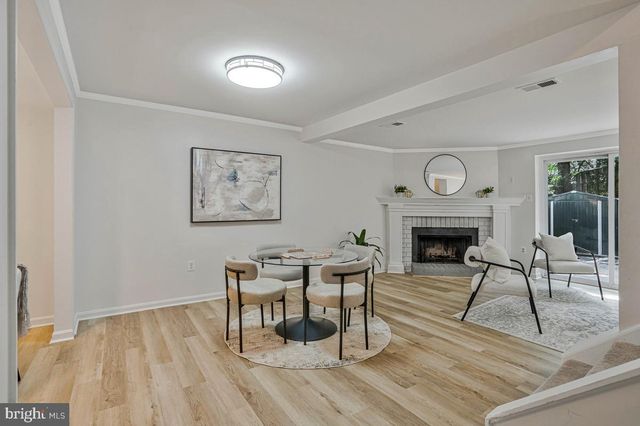 7821 GROVELAND SQ, Springfield, VA 22153