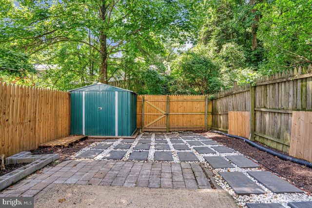 7821 GROVELAND SQ, Springfield, VA 22153