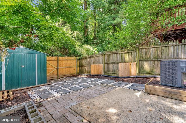 7821 GROVELAND SQ, Springfield, VA 22153