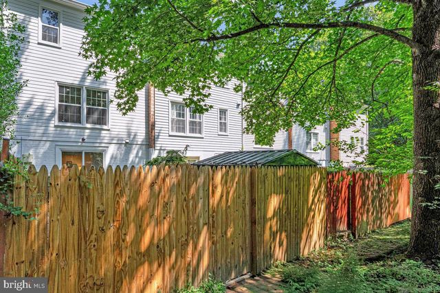 7821 GROVELAND SQ, Springfield, VA 22153